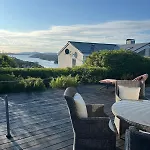 Modern Detached House By The Mountains & Sea