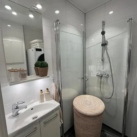 Modern Detached House By The Mountains & Sea *