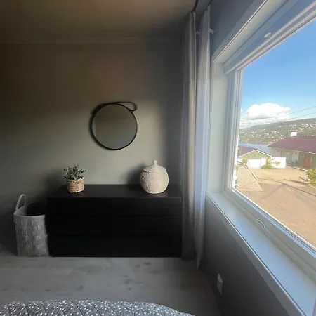 Modern Detached House By The Mountains & Sea וילה