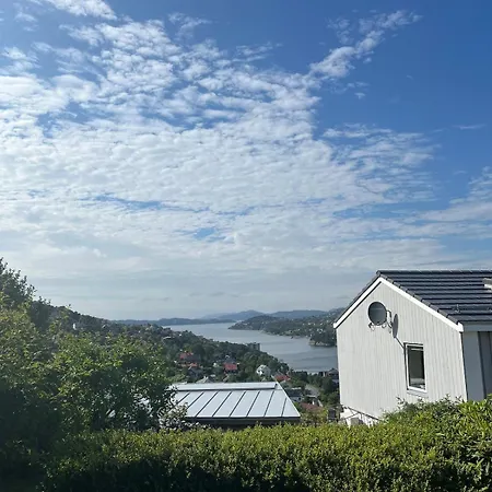 Modern Detached House By The Mountains & Sea * Bergen