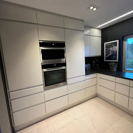 וילה Modern Detached House By The Mountains & Sea