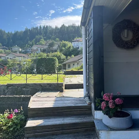 Modern Detached House By The Mountains & Sea * ברגן