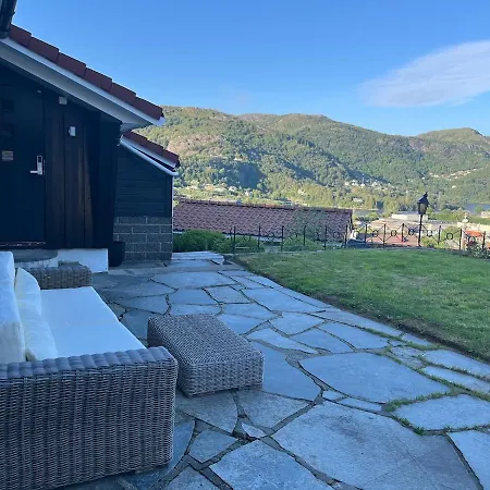 Modern Detached House By The Mountains & Sea וילה *