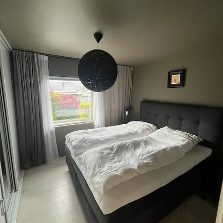 וילה Modern Detached House By The Mountains & Sea *