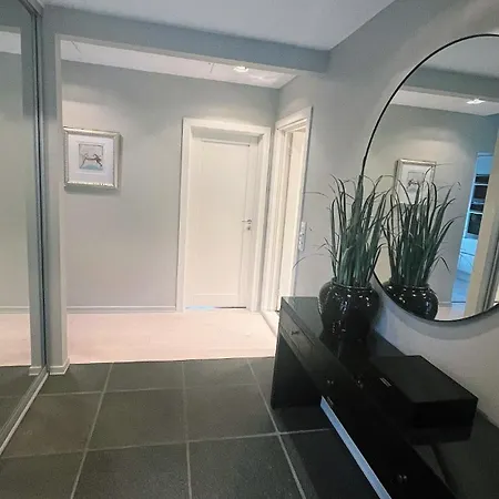 וילה Modern Detached House By The Mountains & Sea