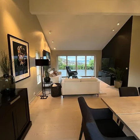 Modern Detached House By The Mountains & Sea וילה ברגן