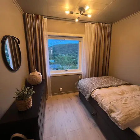 Villa Modern Detached House By The Mountains & Sea Bergen
