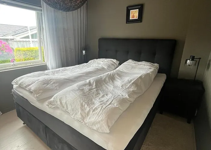 Modern Detached House By The Mountains & Sea Βίλα Μπέργκεν