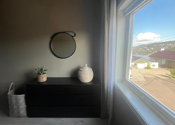 Modern Detached House By The Mountains & Sea Βίλα