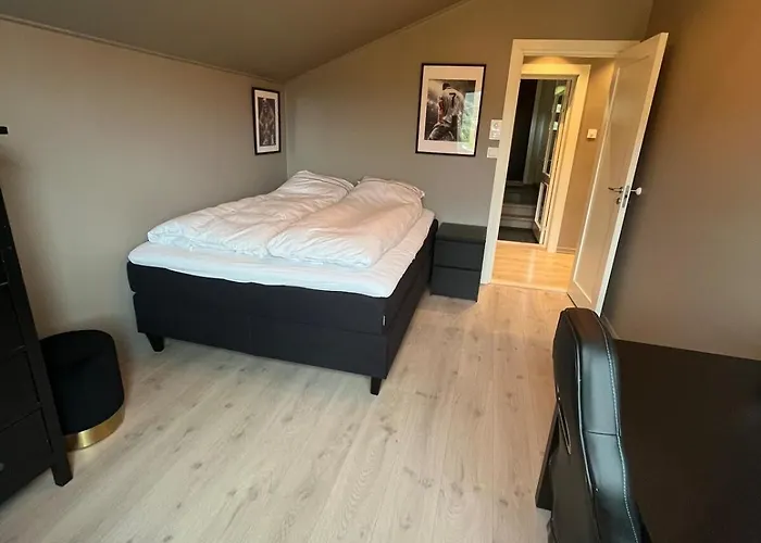 Modern Detached House By The Mountains & Sea Βίλα