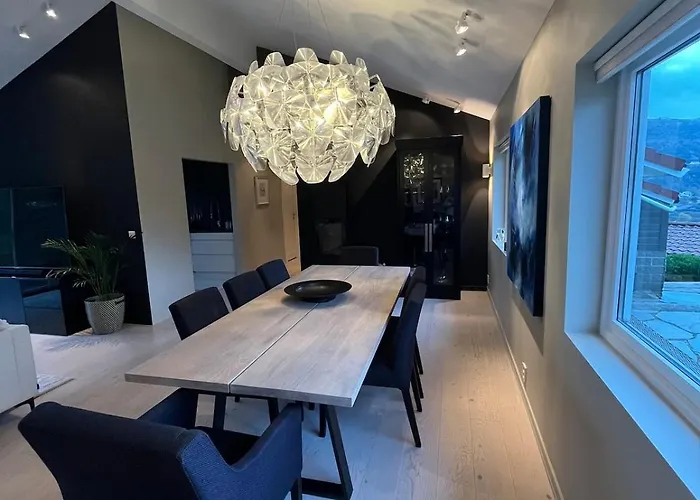 Modern Detached House By The Mountains & Sea Βίλα