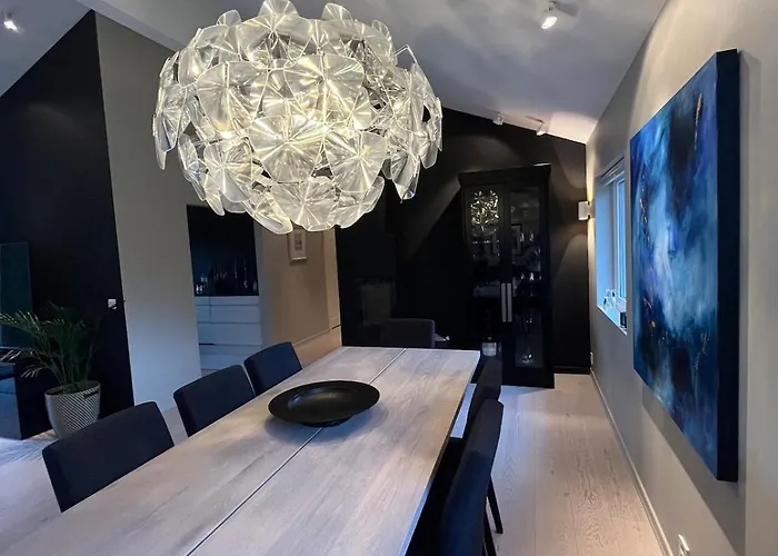 Вилла Modern Detached House By The Mountains & Sea *