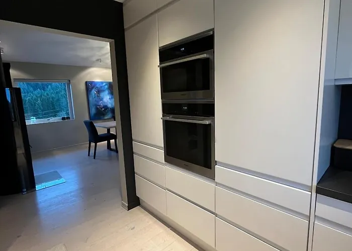 Вилла Modern Detached House By The Mountains & Sea Берген