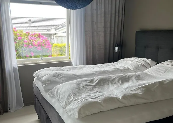 Villa Modern Detached House By The Mountains & Sea Bergen