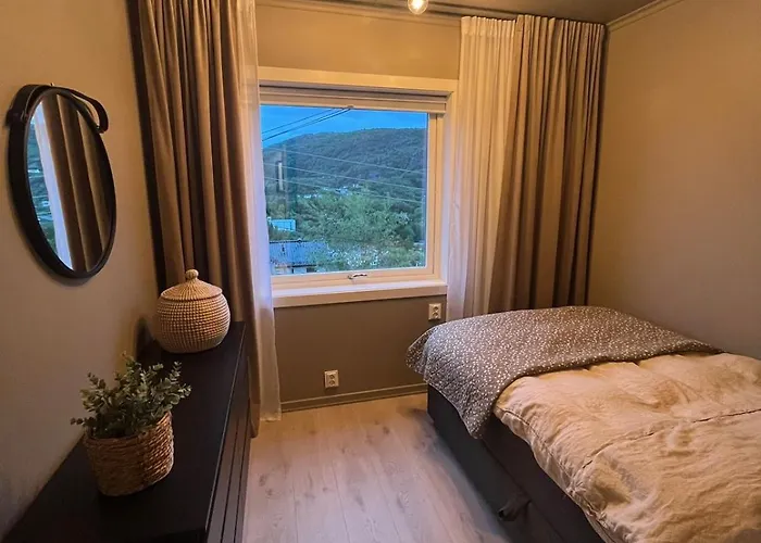 Вилла Modern Detached House By The Mountains & Sea Берген