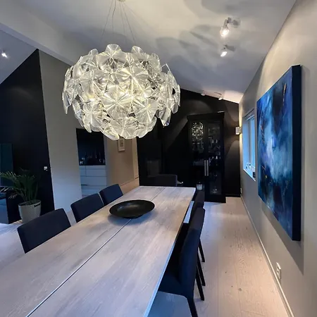 빌라 Modern Detached House By The Mountains & Sea *